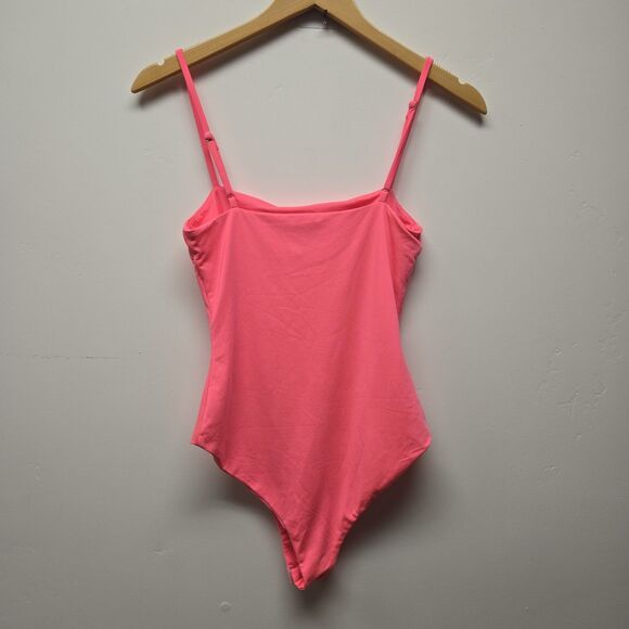 Princess Polly Aarush Bodysuit sz 2 Neon Hot Pink Adjustable Straps Barbiecore - Picture 2 of 5